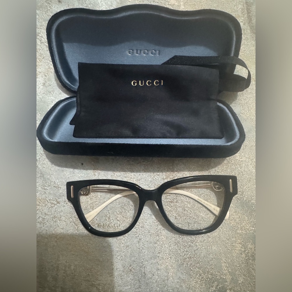 Gucci eye glasses